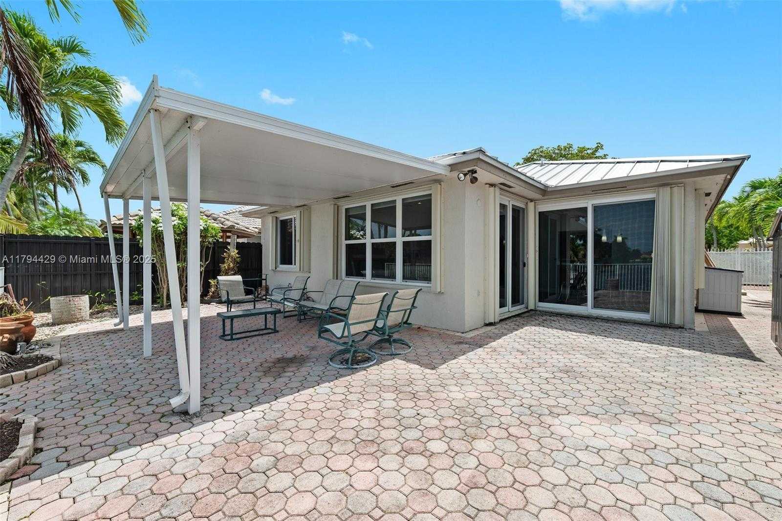 Small Image of Miami Number 25