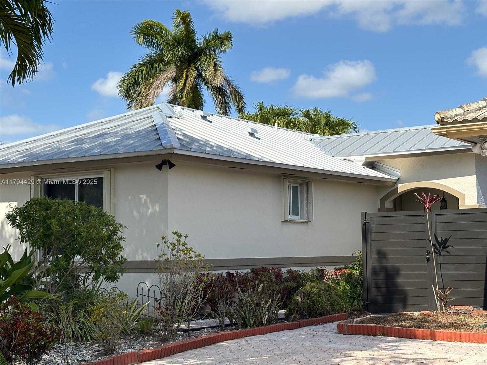 Small Image of Miami Number 29