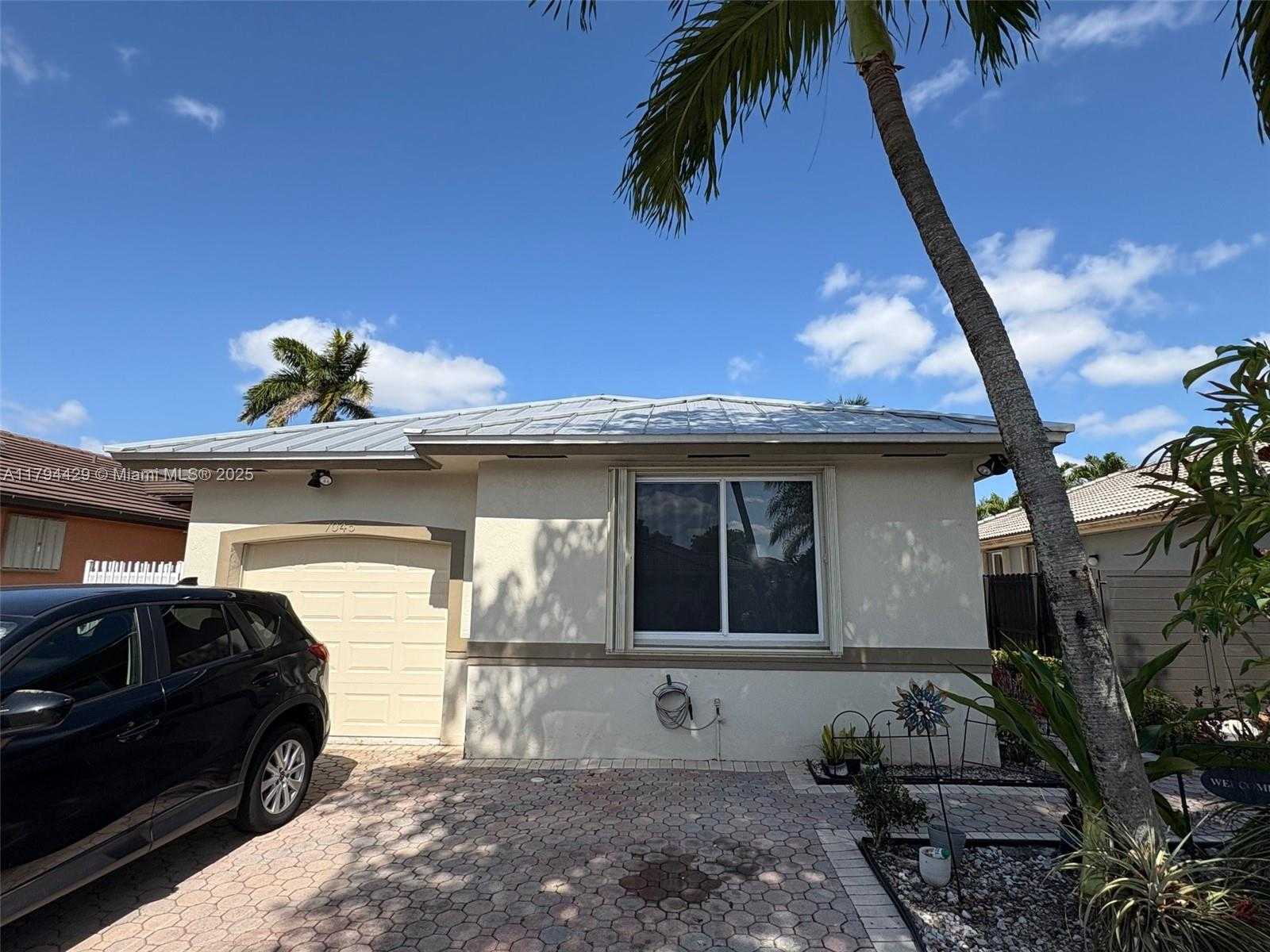 Small Image of Miami Number 31