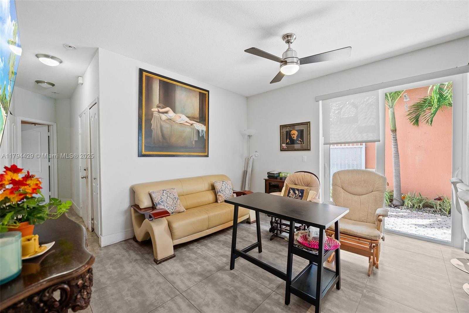 Small Image of Miami Number 4