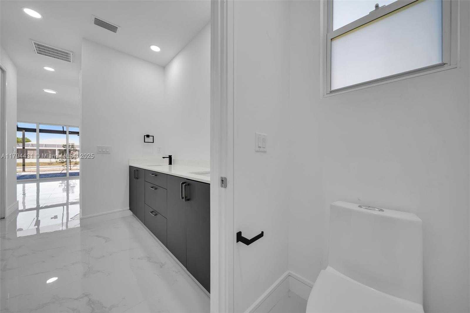 Small Image of 1238 NORTH WEST 36TH AVE, Cape Coral Number 35
