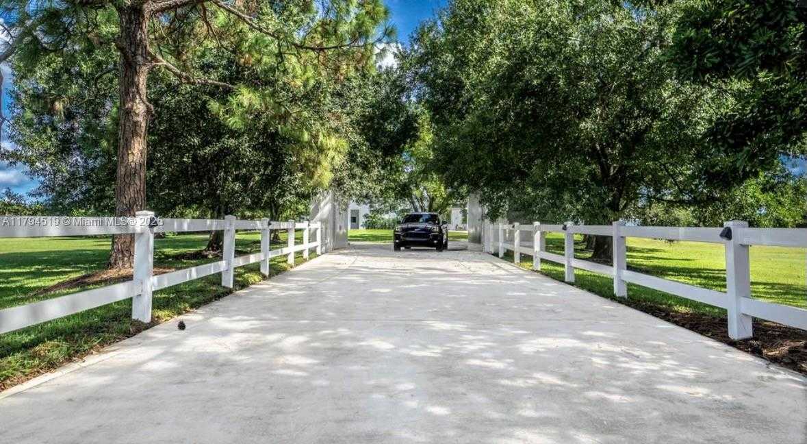 Small Image of 1901 SOUTH EAST RANCH RD, Jupiter Number 33