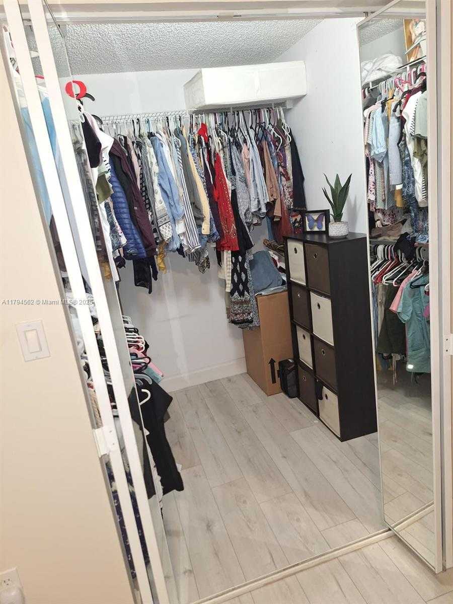 Small Image of 20401 SOUTH WEST 1ST ST, Pembroke Pines Number 12