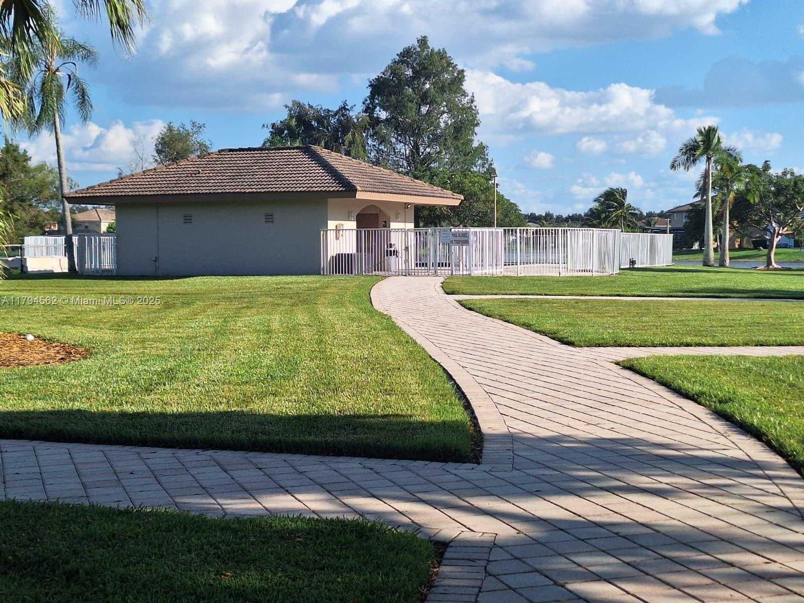 Small Image of 20401 SOUTH WEST 1ST ST, Pembroke Pines Number 22