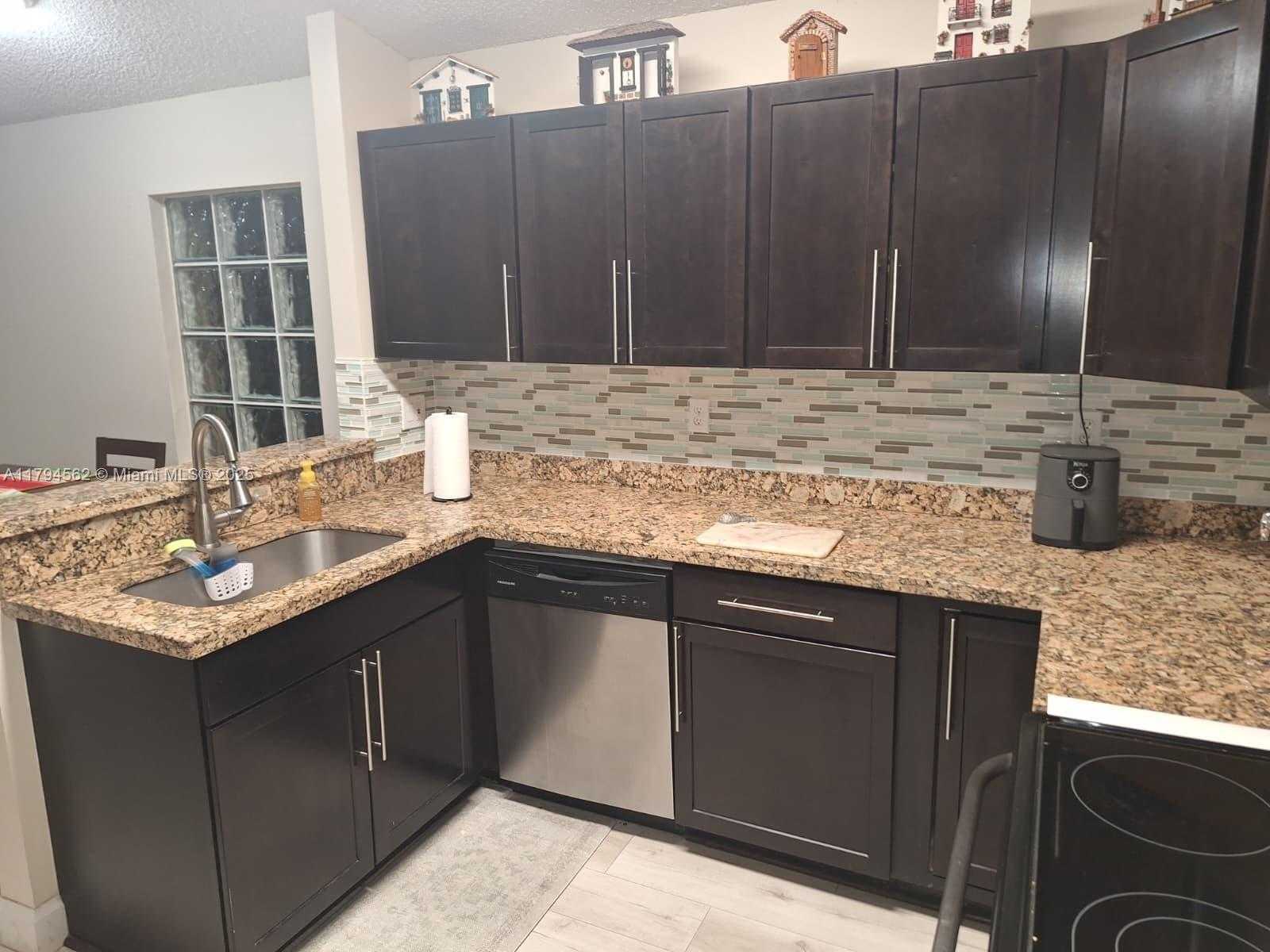 Small Image of 20401 SOUTH WEST 1ST ST, Pembroke Pines Number 7