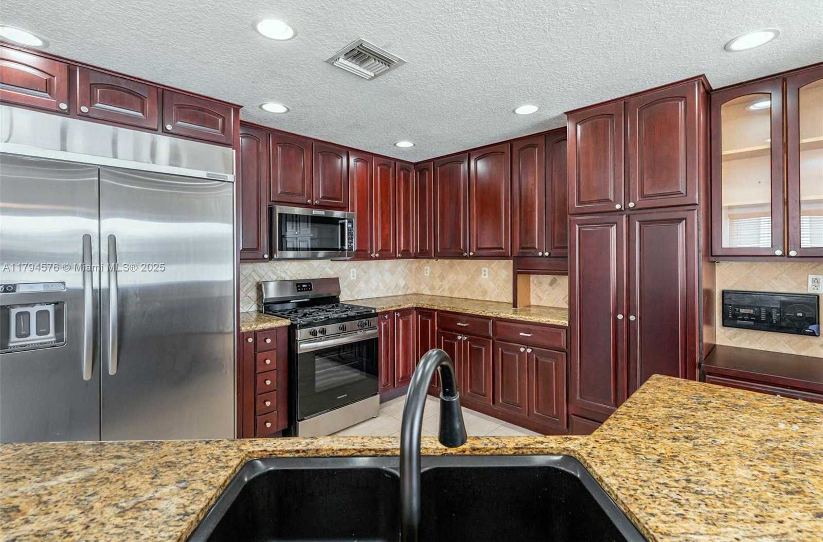 Small Image of 13790 NORTH WEST 20TH ST, Pembroke Pines Number 10