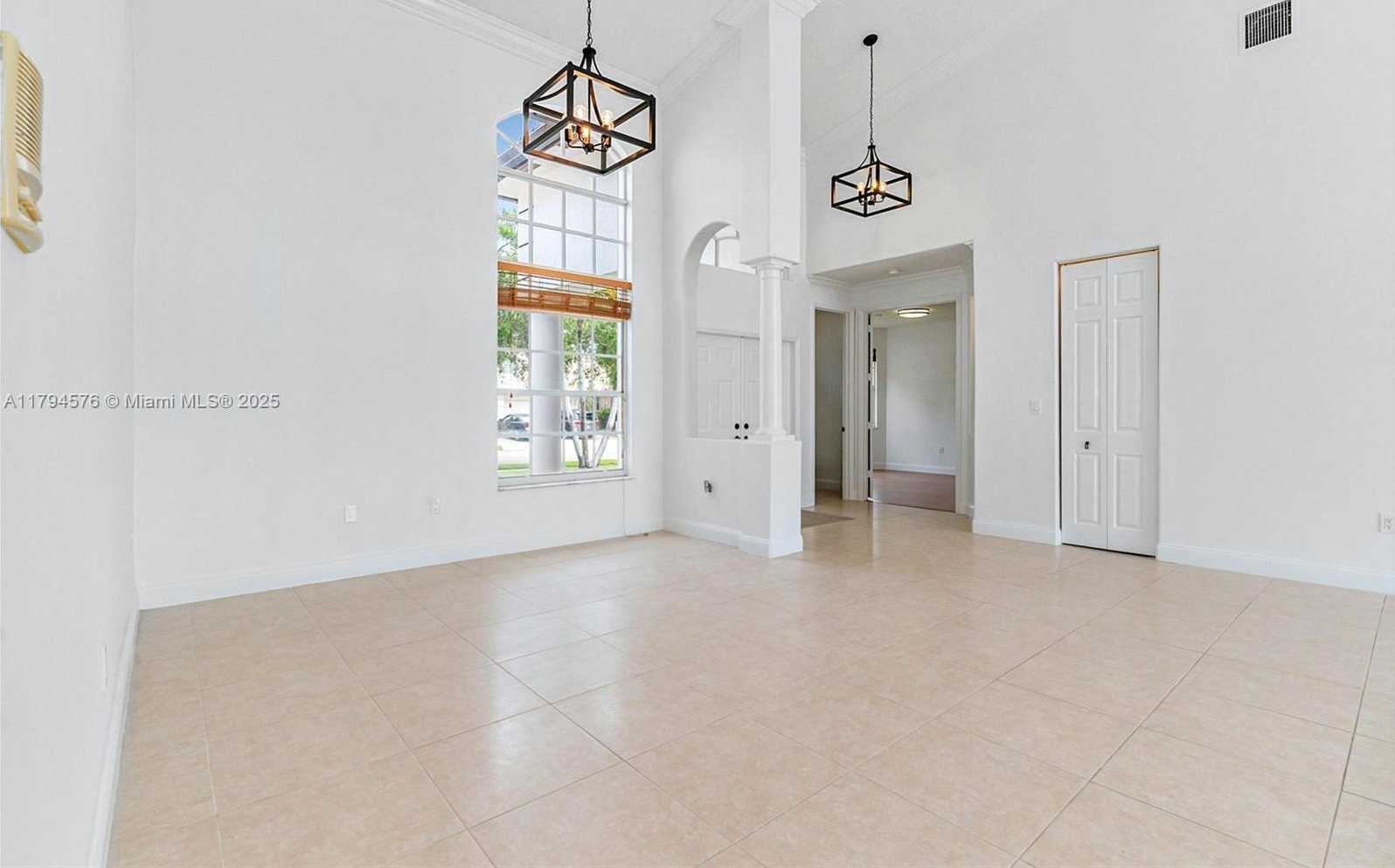 Small Image of 13790 NORTH WEST 20TH ST, Pembroke Pines Number 3
