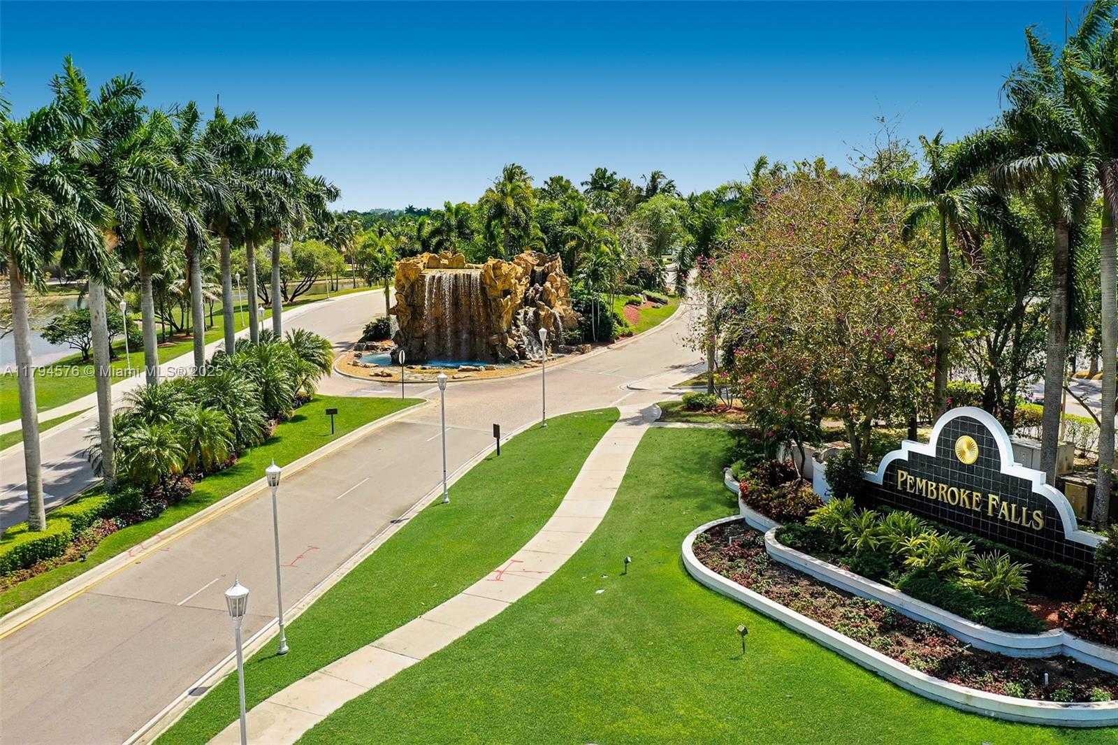 Small Image of 13790 NORTH WEST 20TH ST, Pembroke Pines Number 43
