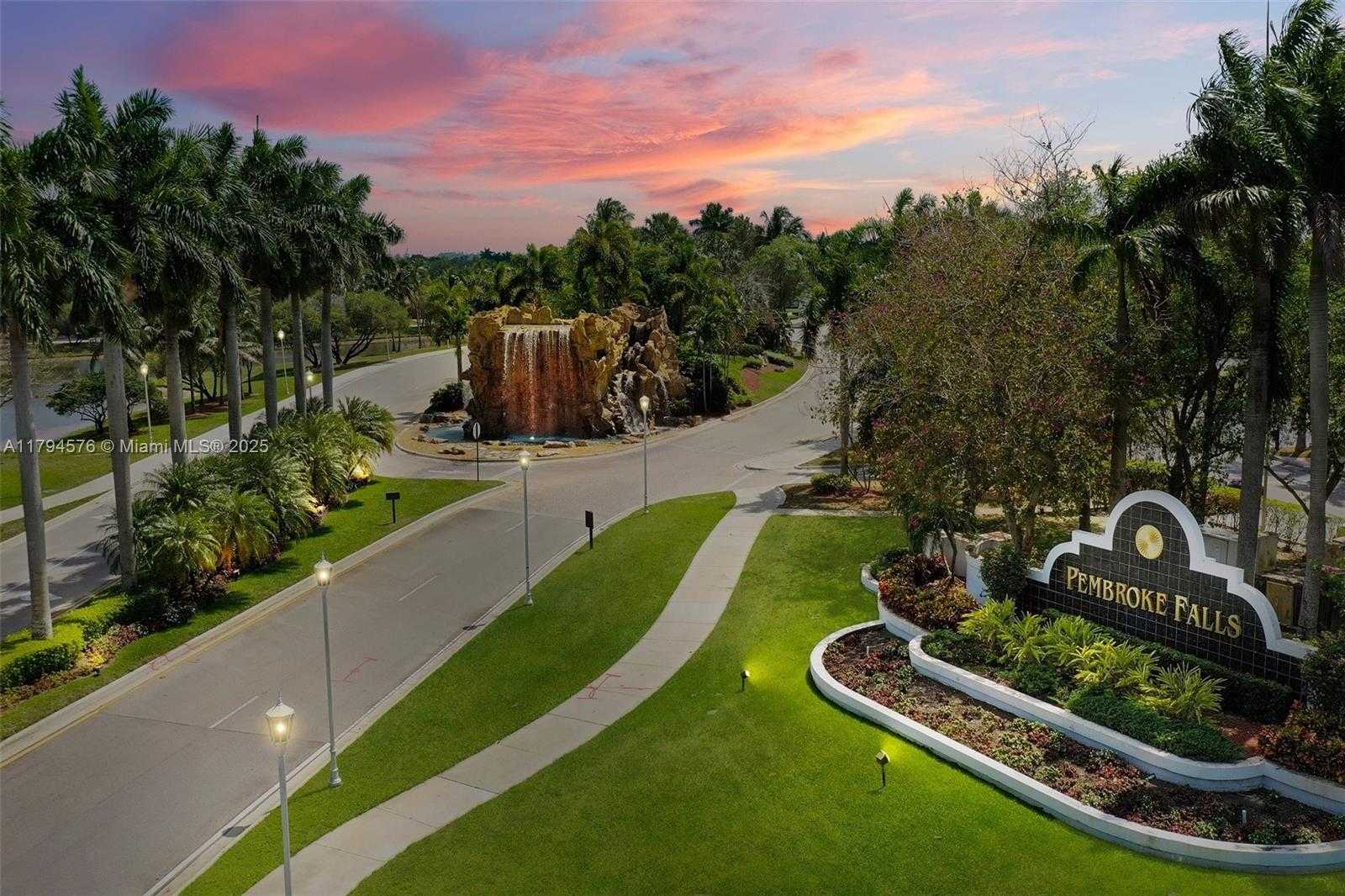 Small Image of 13790 NORTH WEST 20TH ST, Pembroke Pines Number 45