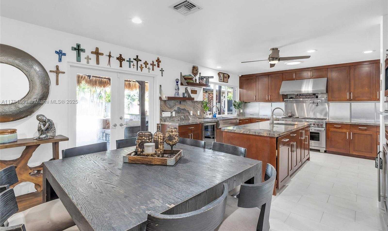 Small Image of 2108 NORTH EAST 124TH ST, North Miami Number 10