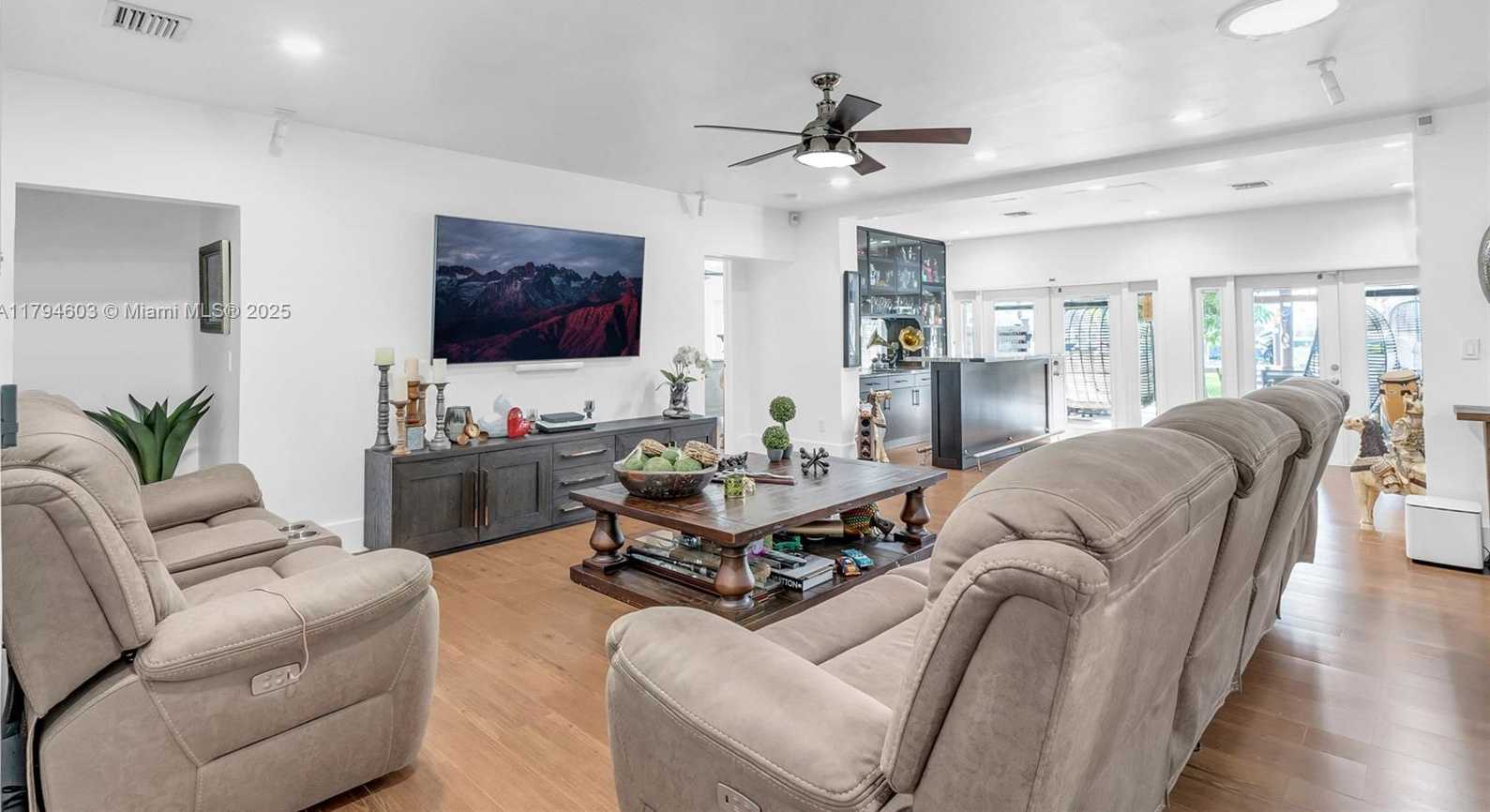 Small Image of 2108 NORTH EAST 124TH ST, North Miami Number 15