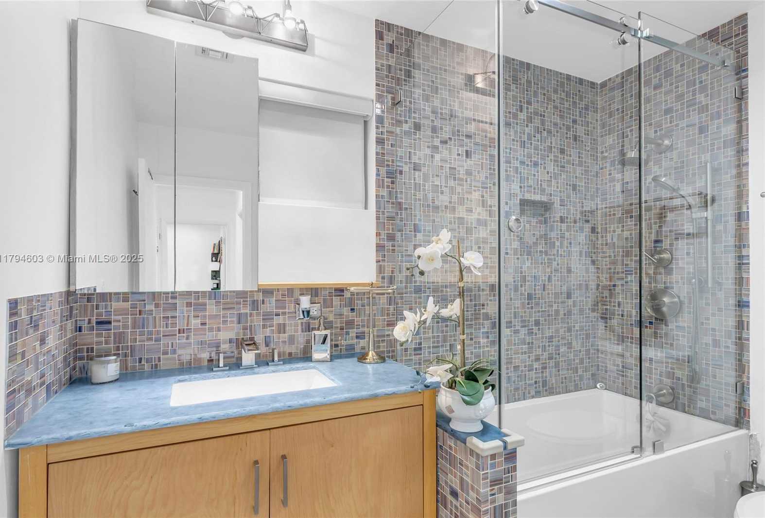 Small Image of 2108 NORTH EAST 124TH ST, North Miami Number 17