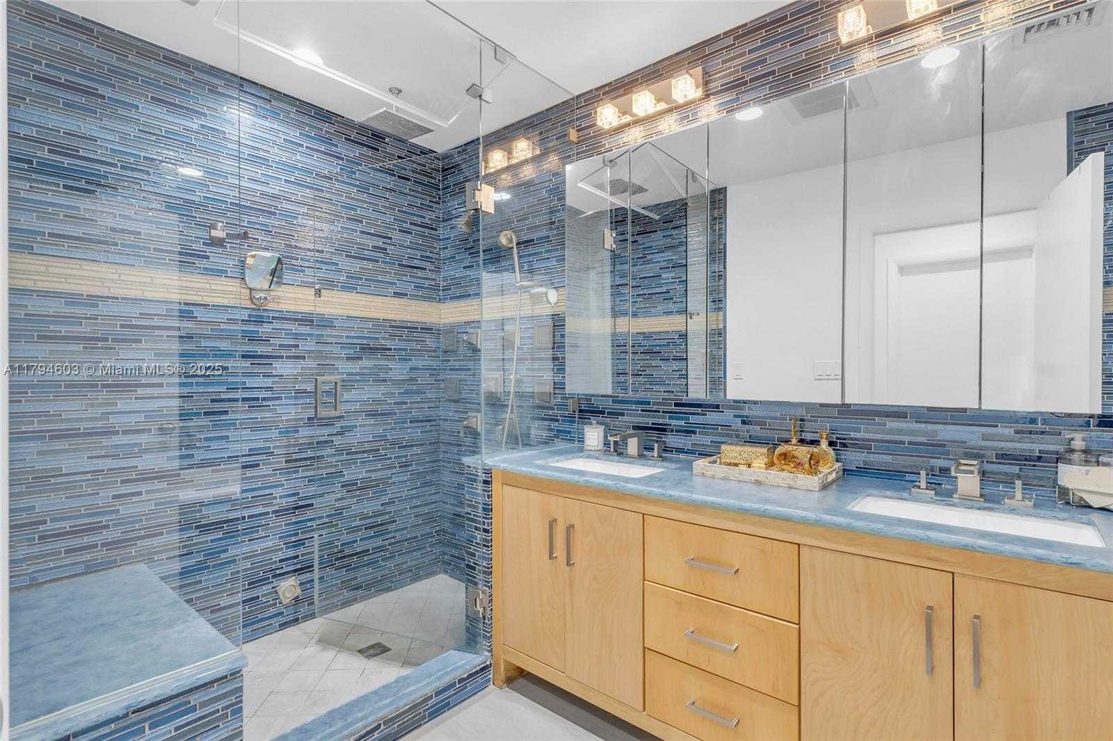 Small Image of 2108 NORTH EAST 124TH ST, North Miami Number 22