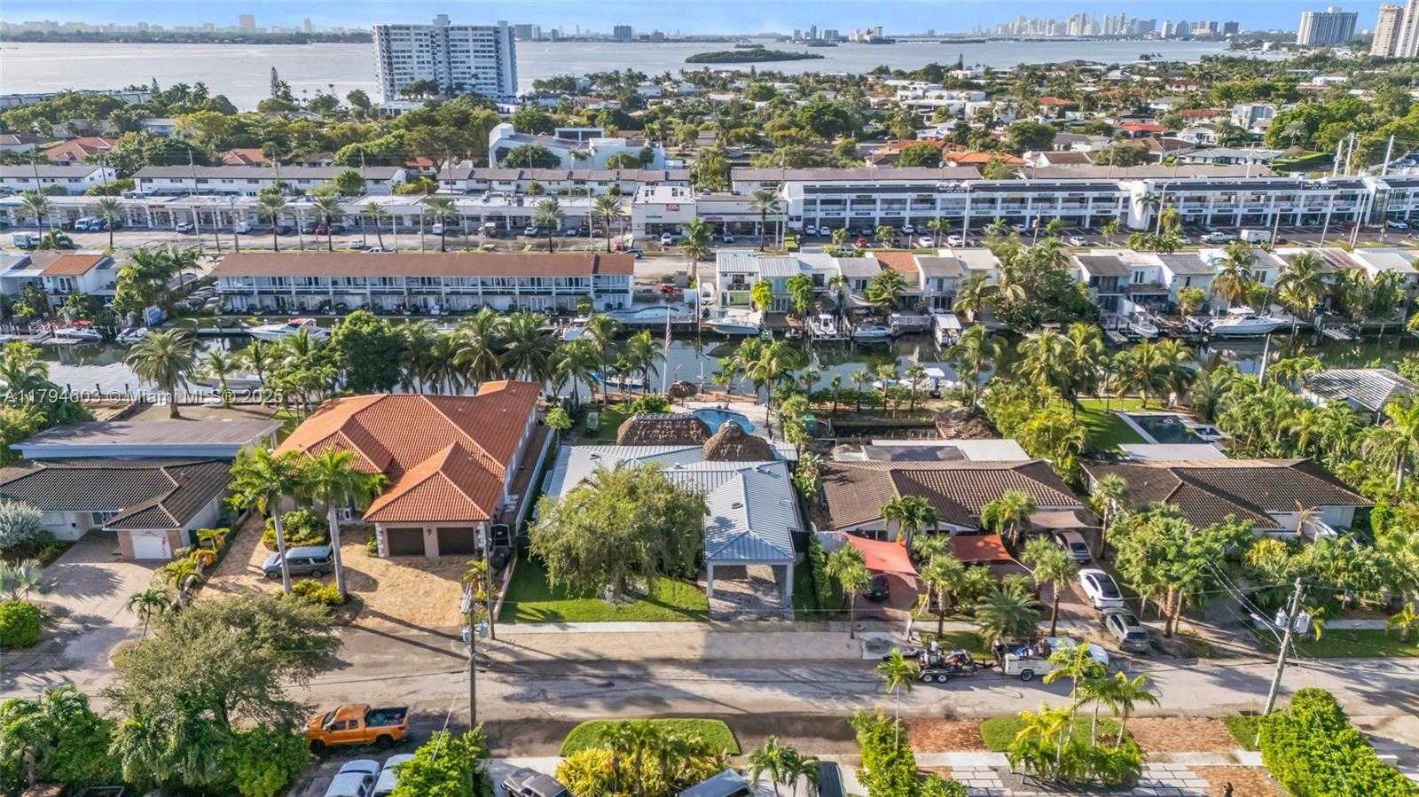 Small Image of 2108 NORTH EAST 124TH ST, North Miami Number 42