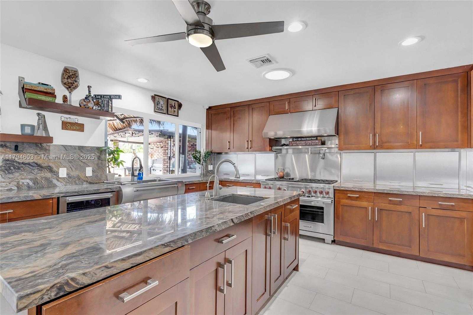 Small Image of 2108 NORTH EAST 124TH ST, North Miami Number 5