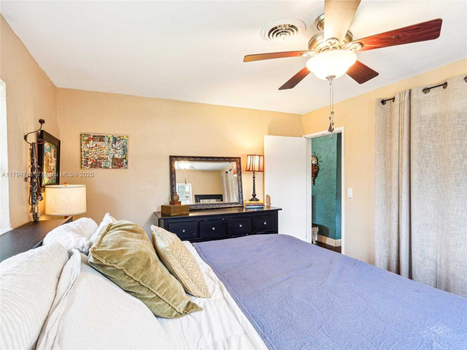 Small Image of 4400 NORTH EAST 13TH AVE, Oakland Park Number 15