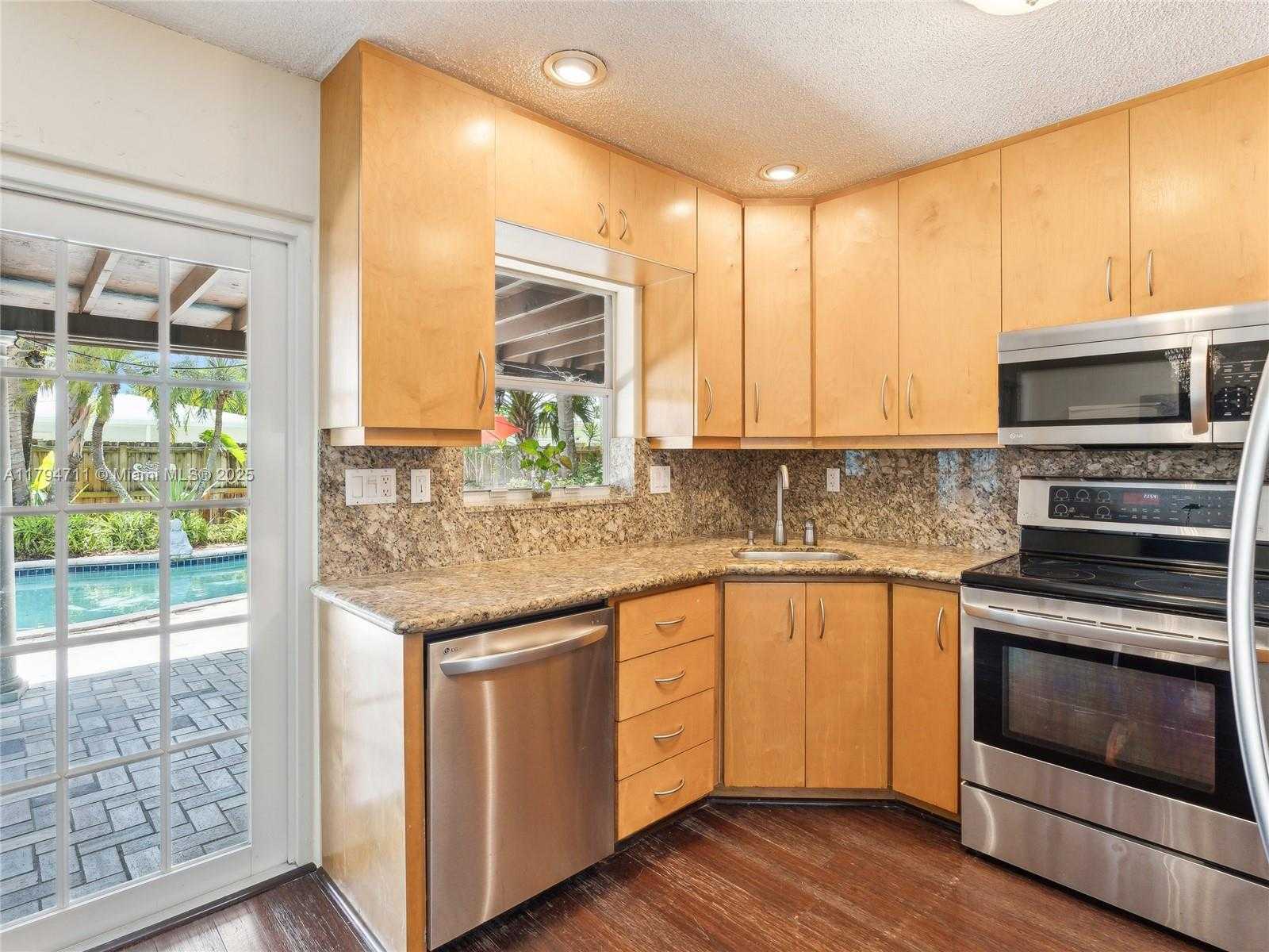 Small Image of 4400 NORTH EAST 13TH AVE, Oakland Park Number 2