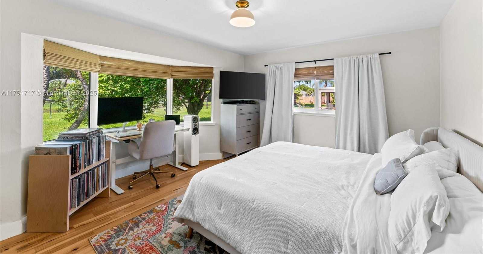 Small Image of 8885 SOUTH WEST 182ND TER, Palmetto Bay Number 21