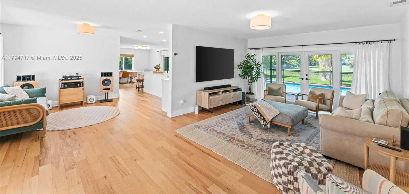 Small Image of 8885 SOUTH WEST 182ND TER, Palmetto Bay Number 6