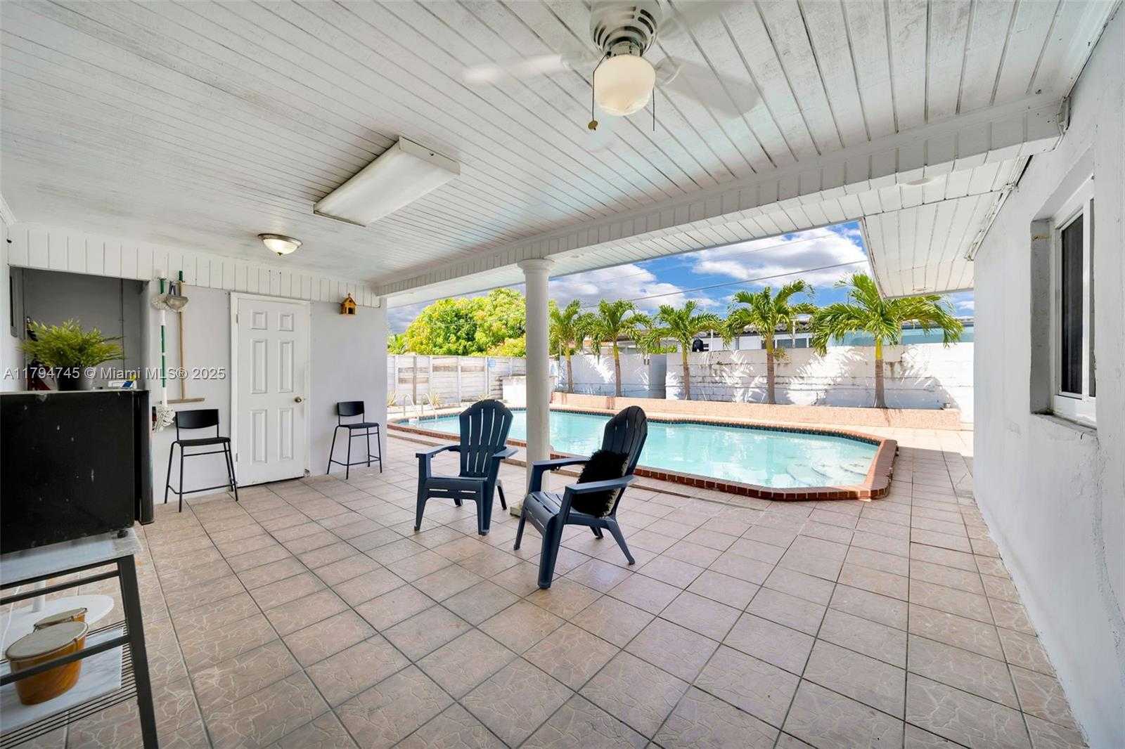 Small Image of 1360 WEST 4TH LN, Hialeah Number 15