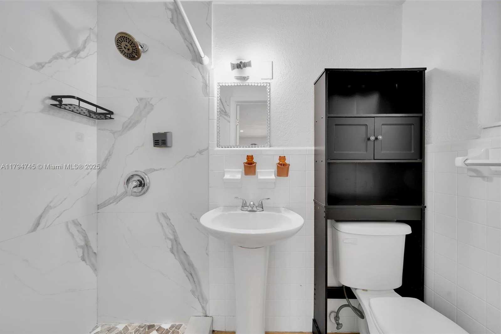 Small Image of 1360 WEST 4TH LN, Hialeah Number 16