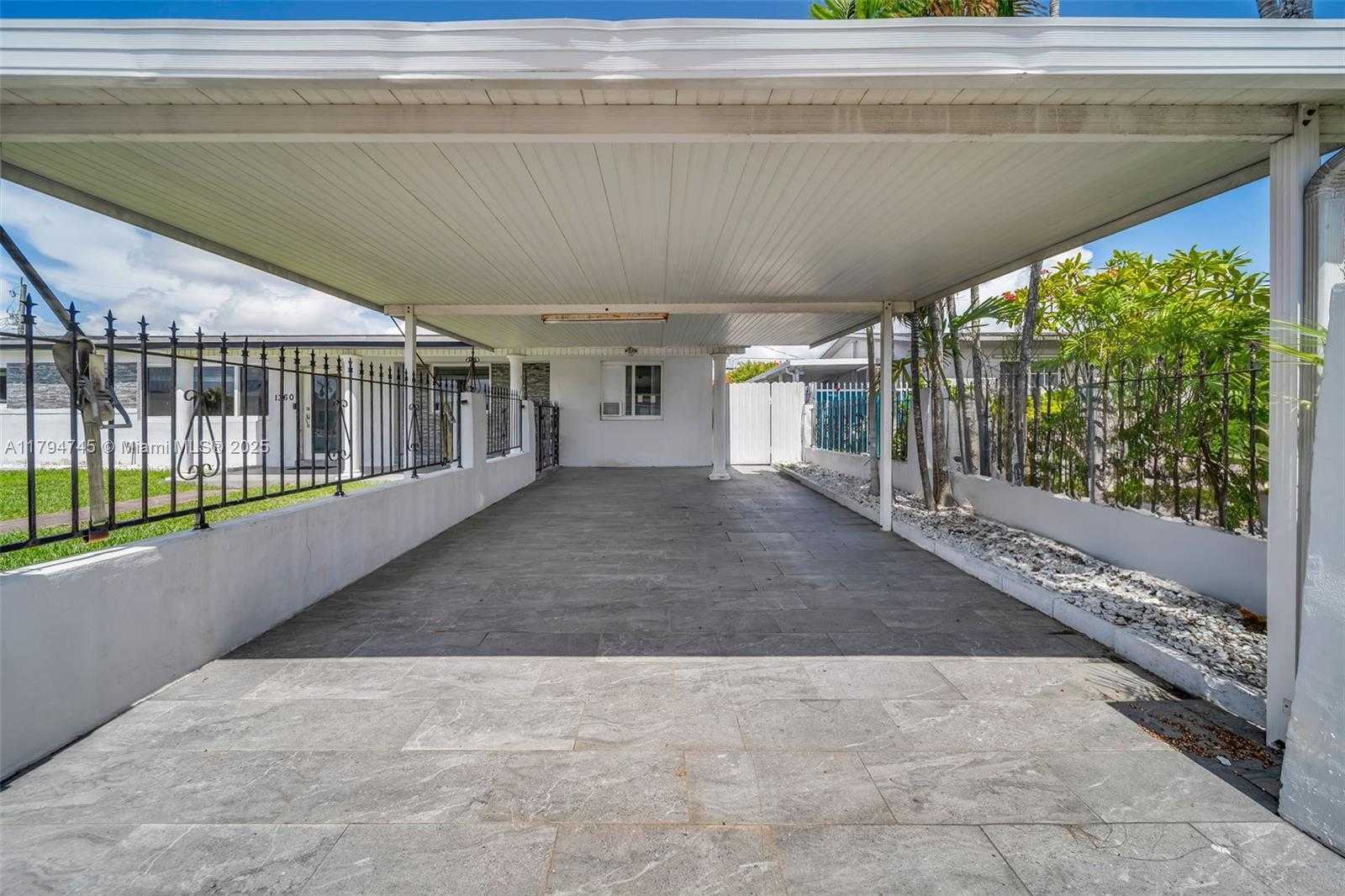 Small Image of 1360 WEST 4TH LN, Hialeah Number 22