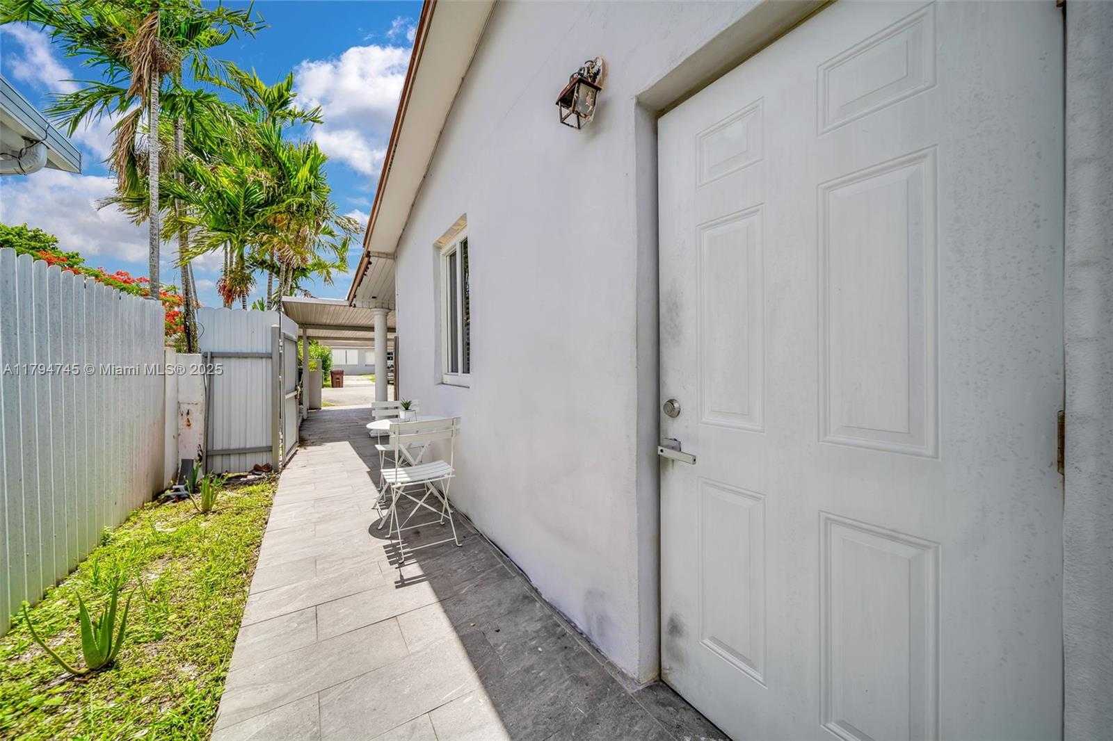 Small Image of 1360 WEST 4TH LN, Hialeah Number 23
