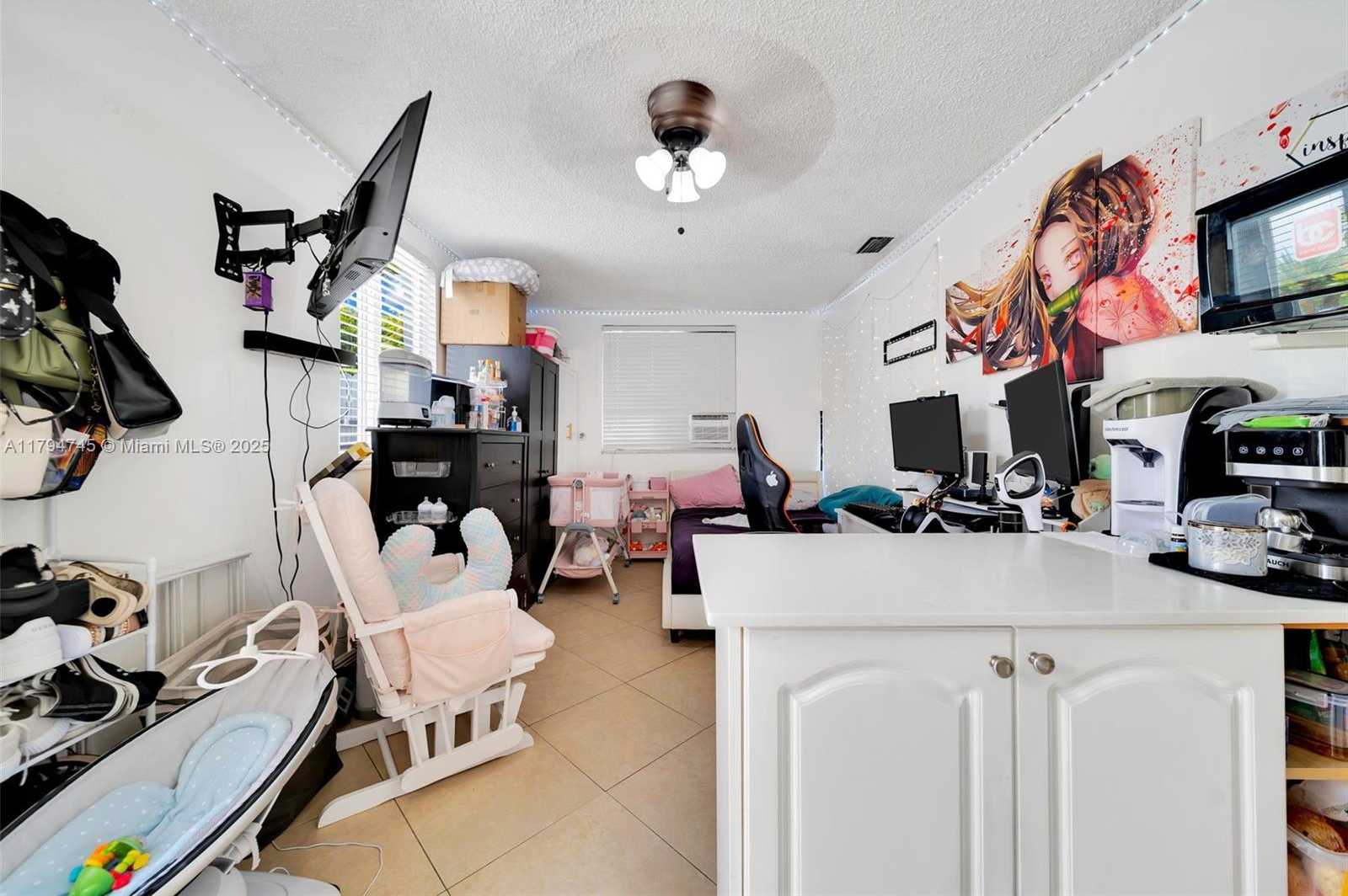 Small Image of 1360 WEST 4TH LN, Hialeah Number 26
