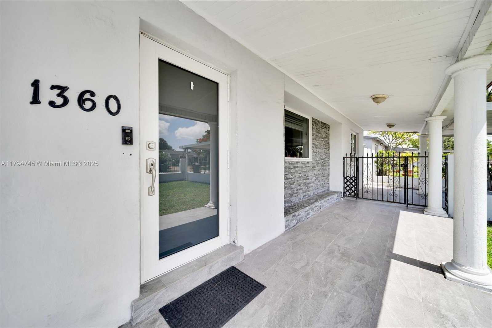 Small Image of 1360 WEST 4TH LN, Hialeah Number 28