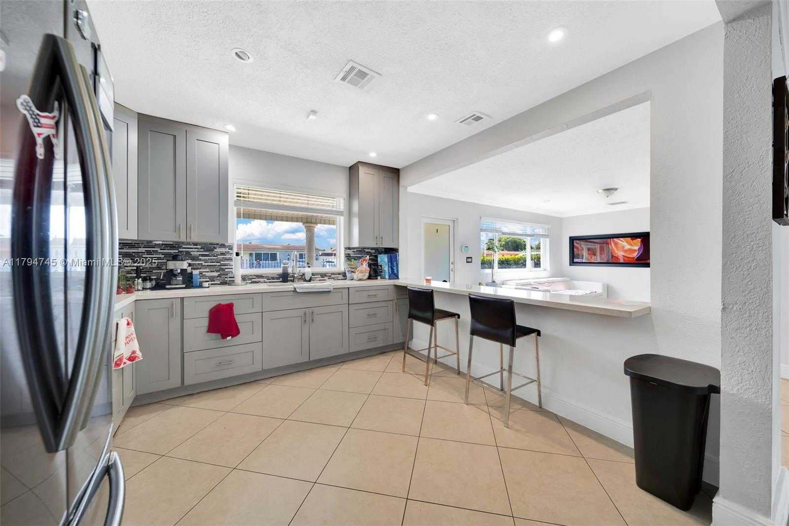 Small Image of 1360 WEST 4TH LN, Hialeah Number 3
