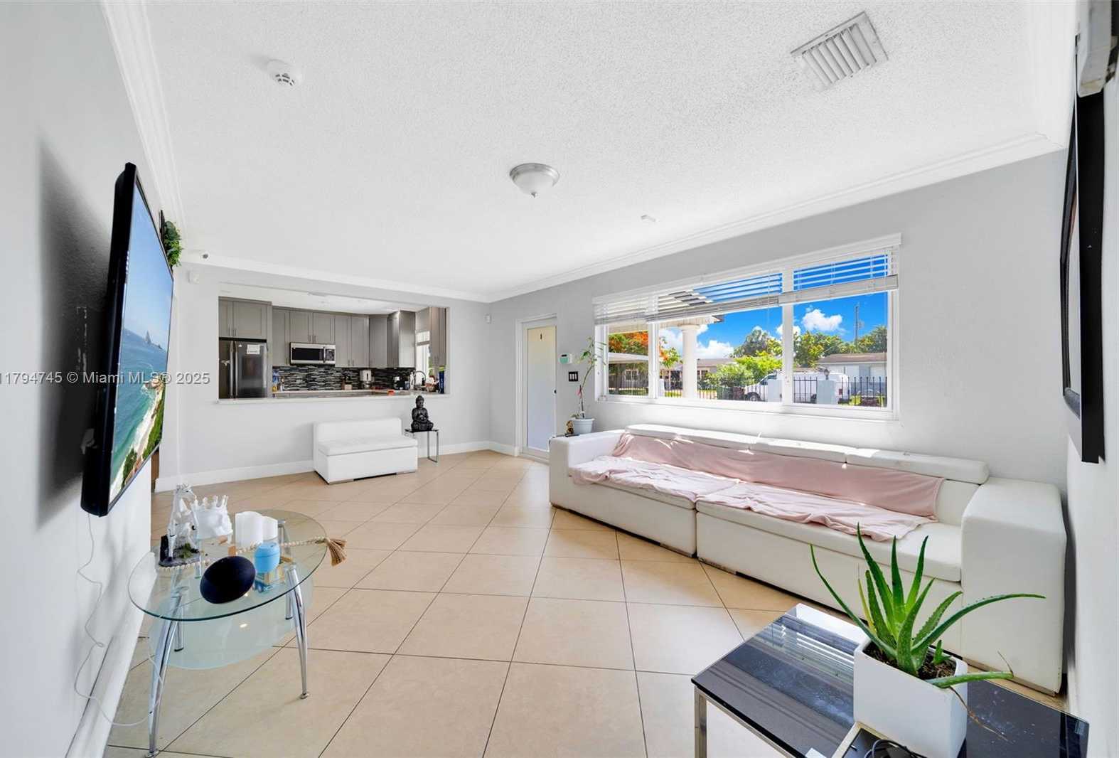 Small Image of 1360 WEST 4TH LN, Hialeah Number 31