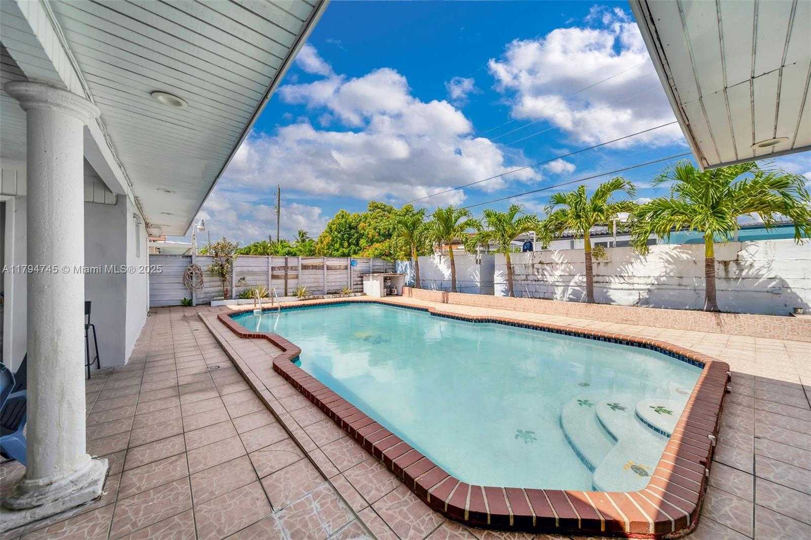 Small Image of 1360 WEST 4TH LN, Hialeah Number 33