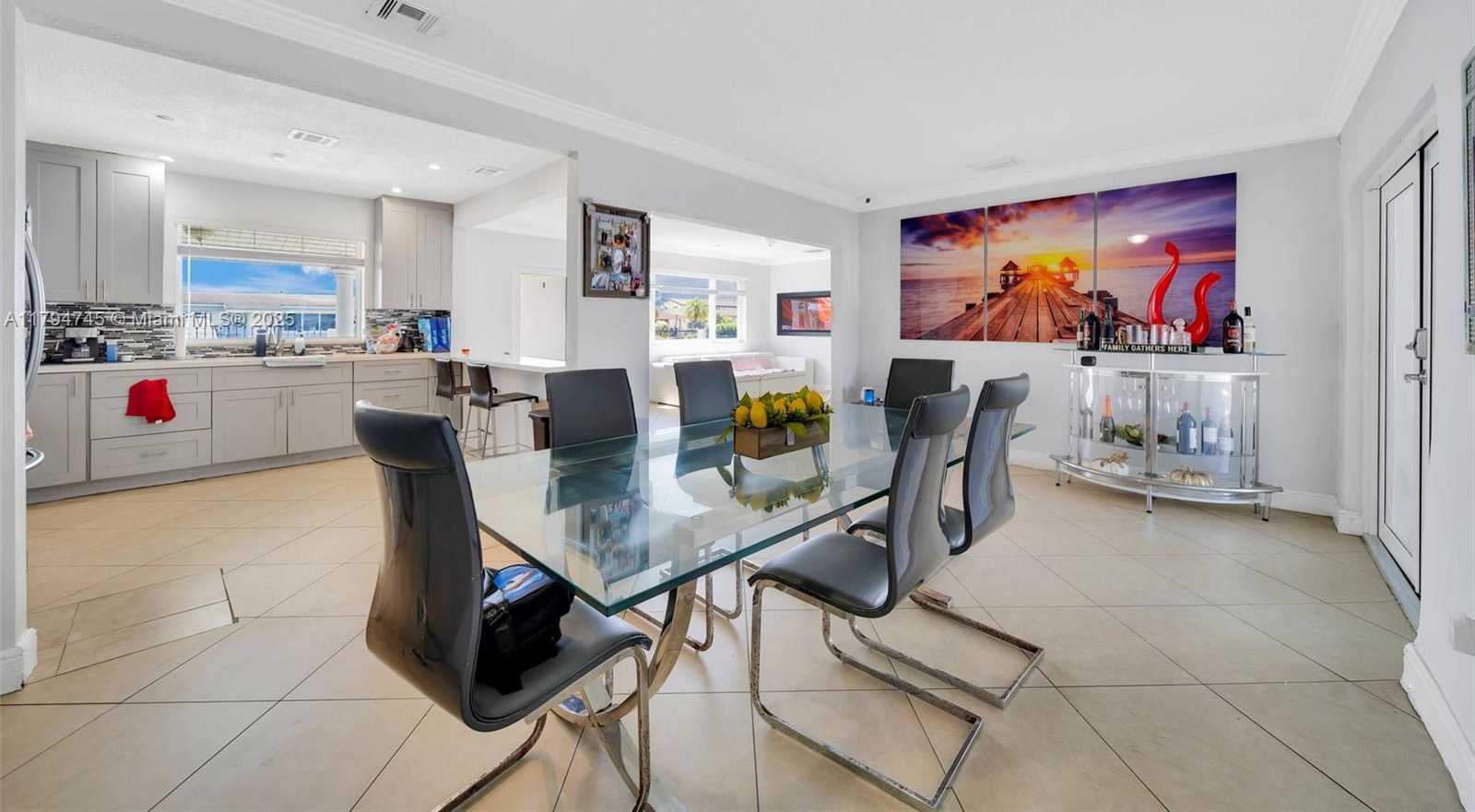 Small Image of 1360 WEST 4TH LN, Hialeah Number 6
