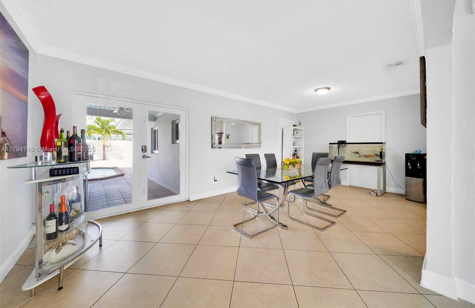 Small Image of 1360 WEST 4TH LN, Hialeah Number 8