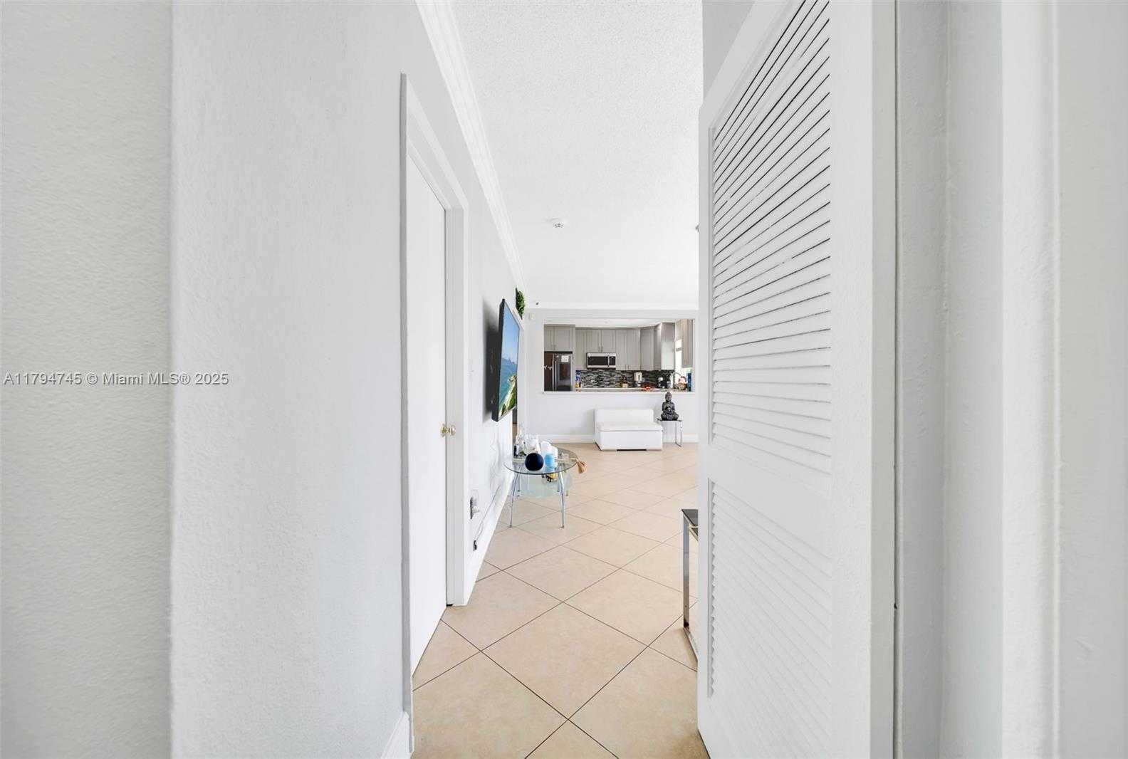 Small Image of 1360 WEST 4TH LN, Hialeah Number 9