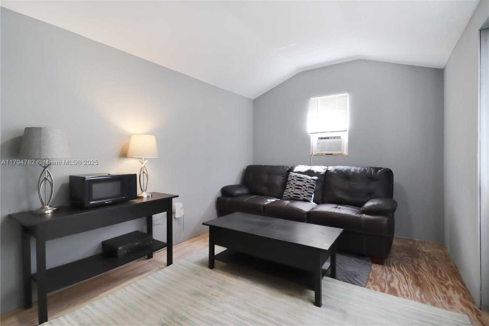 Small Image of 14600 SOUTH WEST 87TH CT, Palmetto Bay Number 31