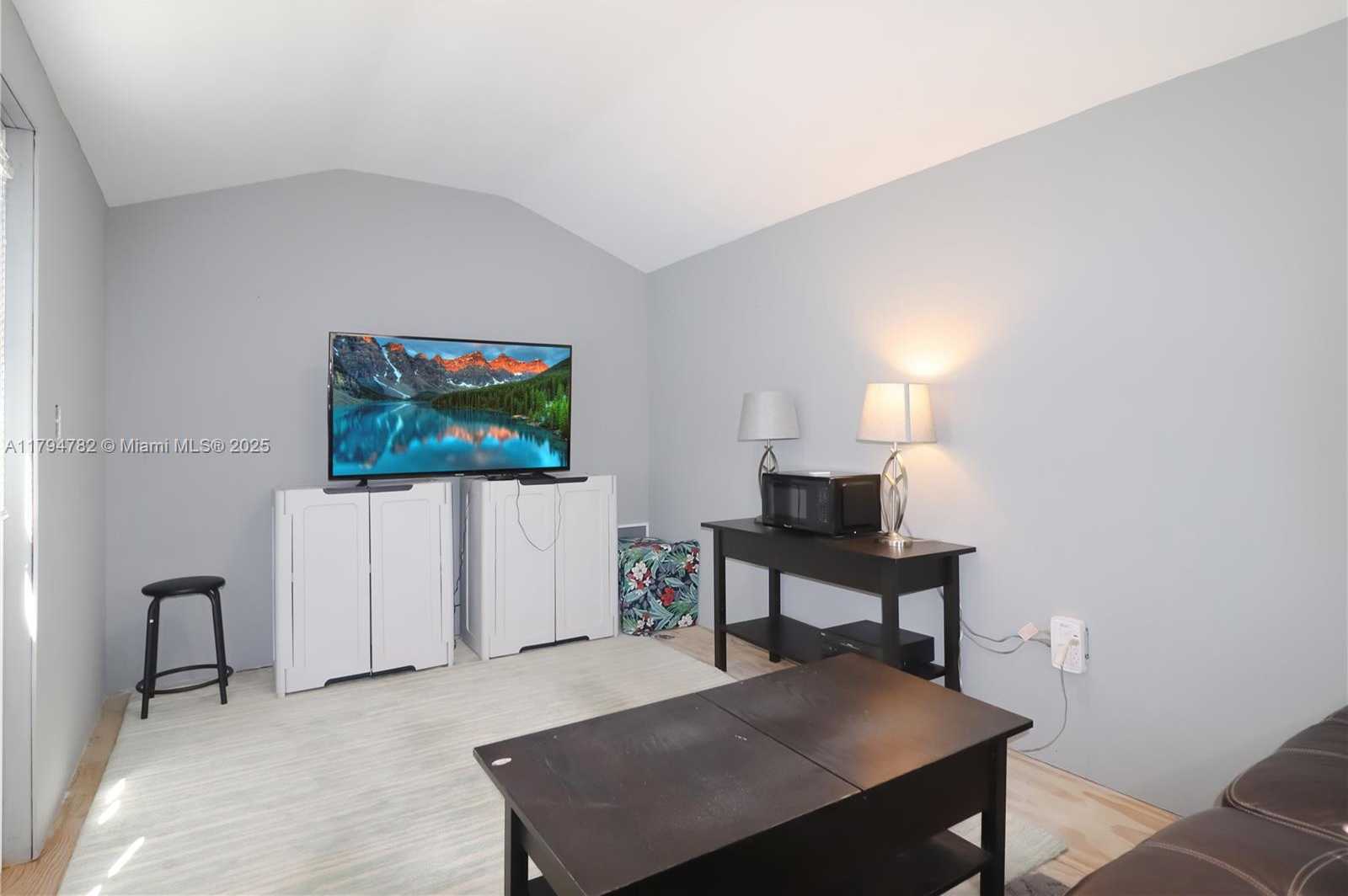 Small Image of 14600 SOUTH WEST 87TH CT, Palmetto Bay Number 32