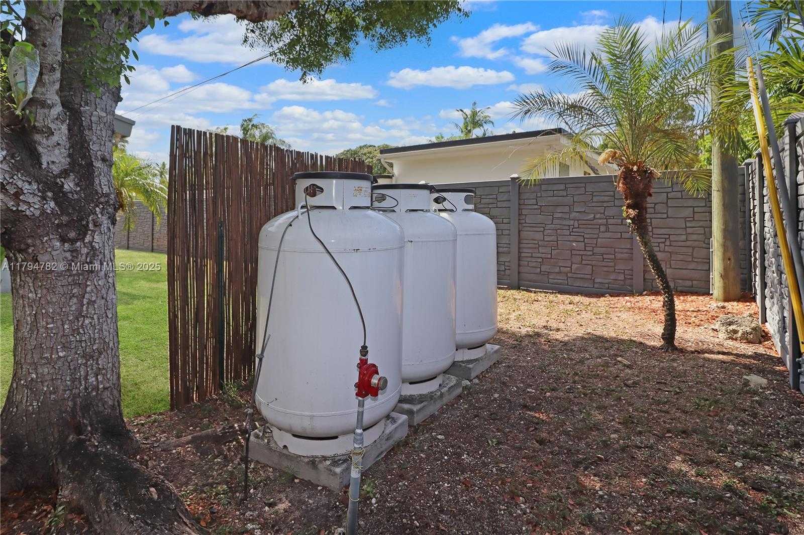 Small Image of 14600 SOUTH WEST 87TH CT, Palmetto Bay Number 35