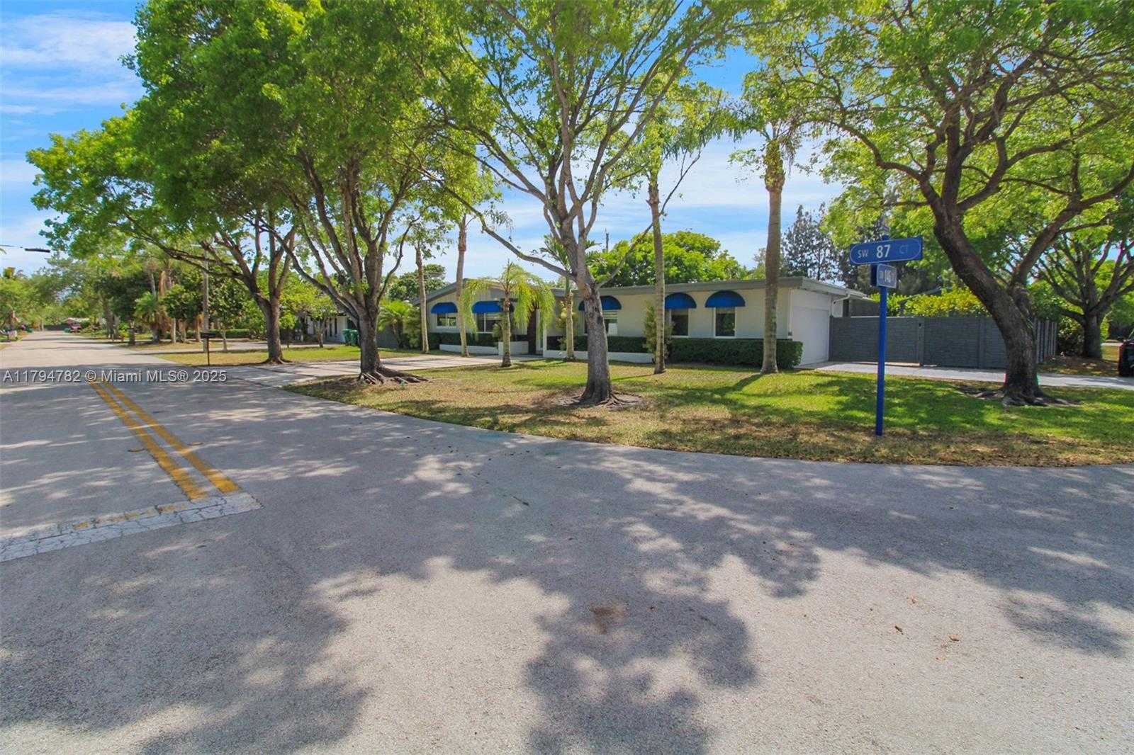 Small Image of 14600 SOUTH WEST 87TH CT, Palmetto Bay Number 37