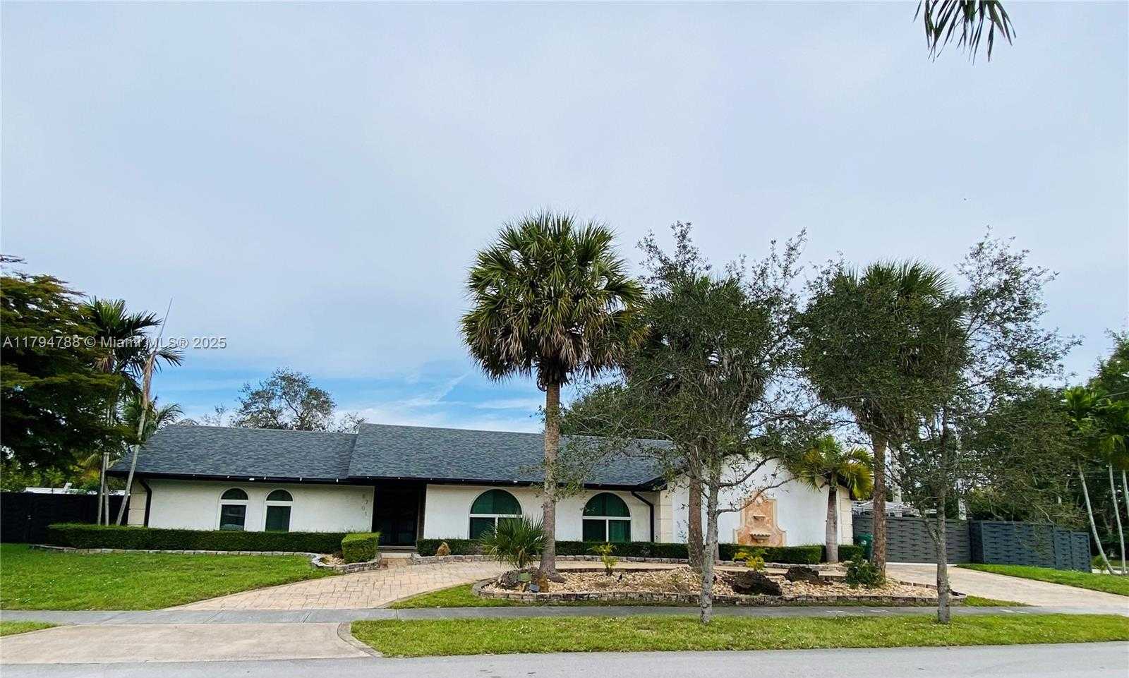 Small Image of 8701 SOUTH WEST 191ST ST, Cutler Bay Number 2