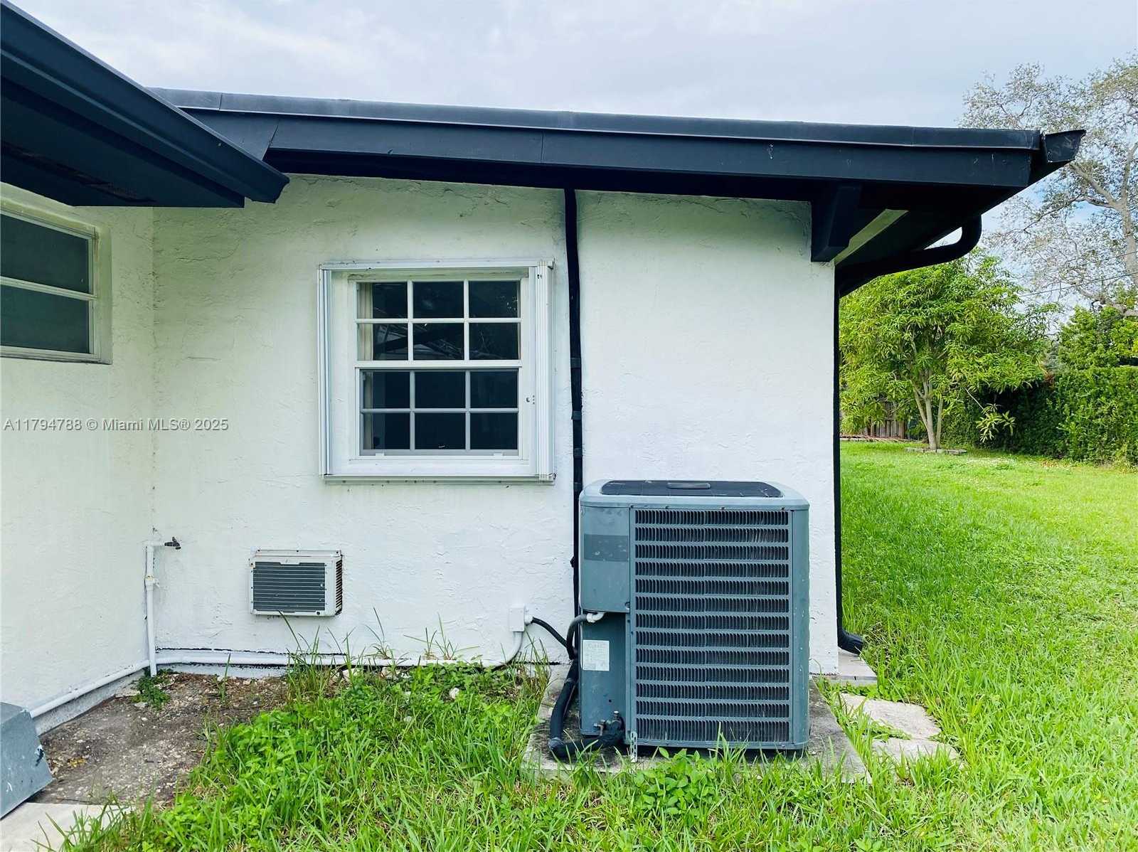 Small Image of 8701 SOUTH WEST 191ST ST, Cutler Bay Number 27