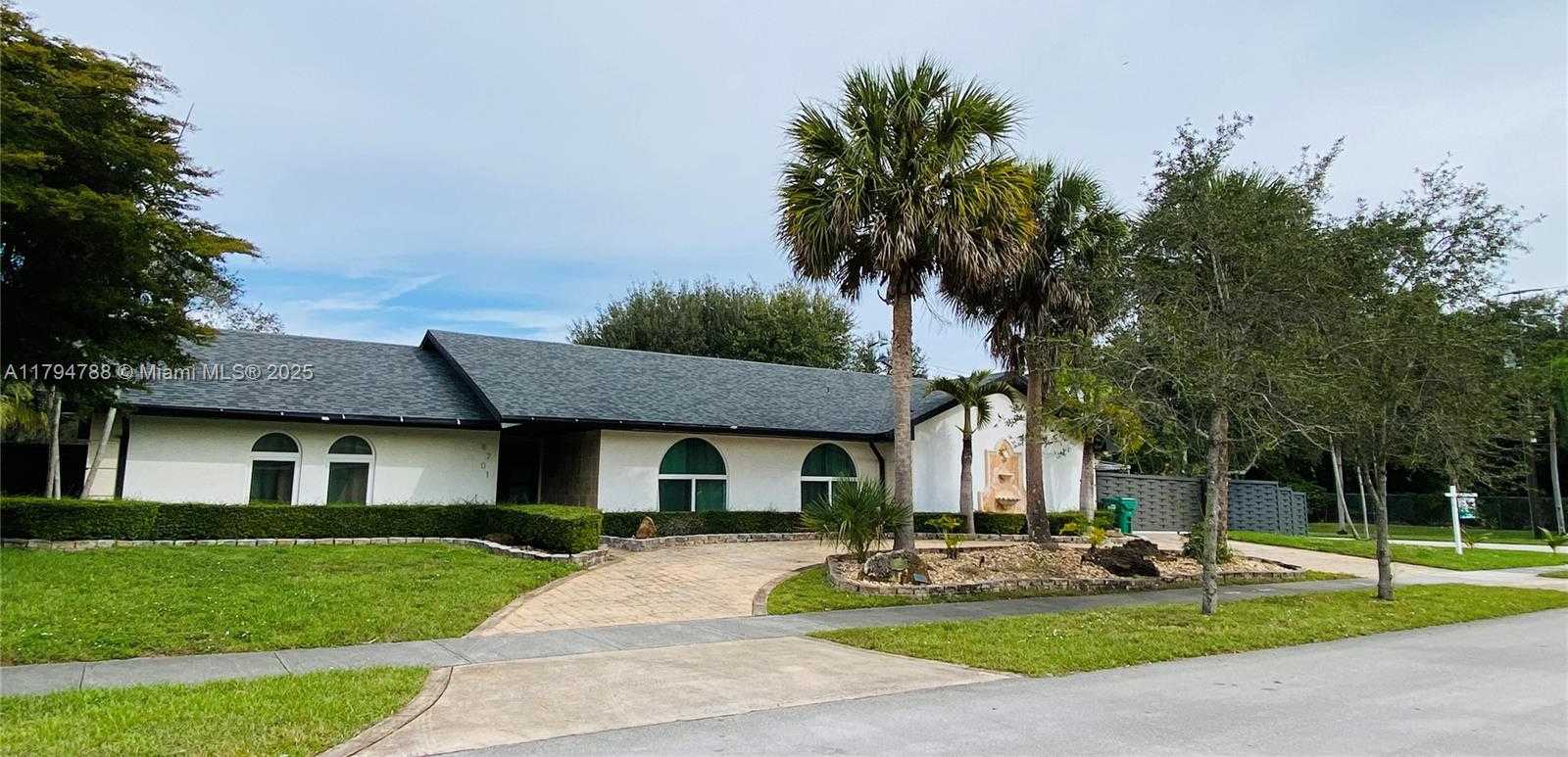 Small Image of 8701 SOUTH WEST 191ST ST, Cutler Bay Number 3