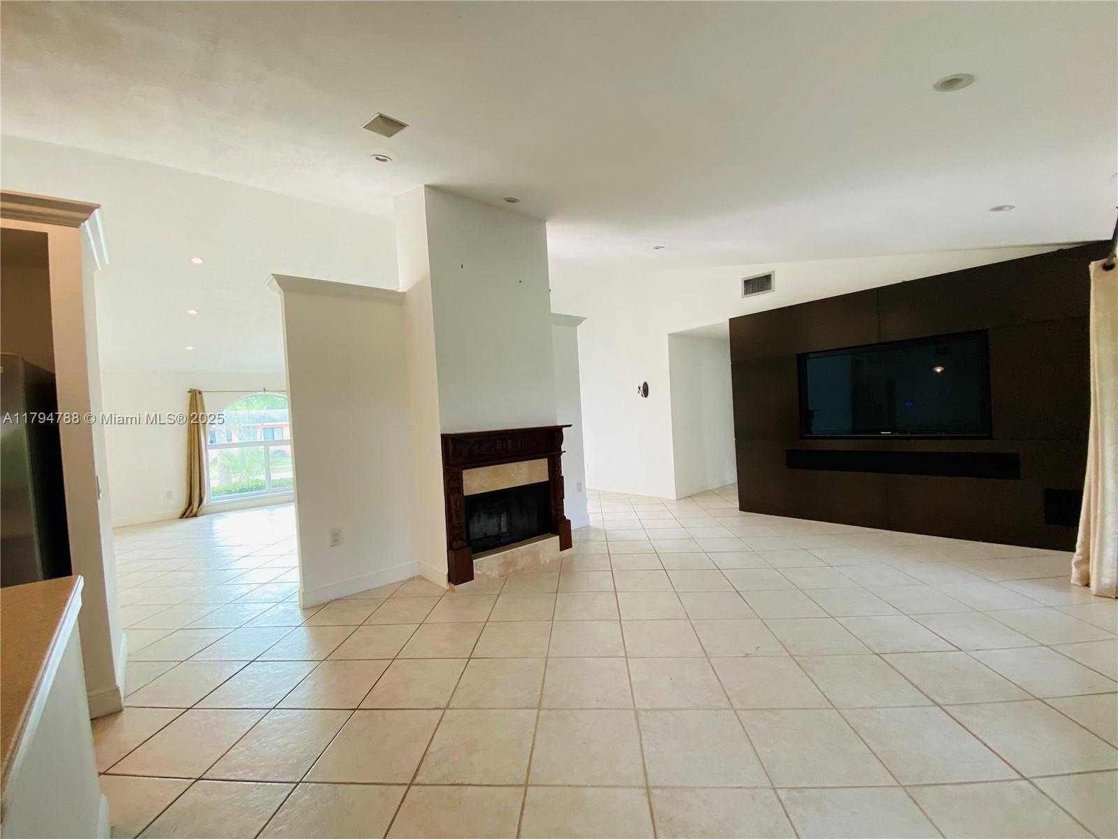 Small Image of 8701 SOUTH WEST 191ST ST, Cutler Bay Number 5