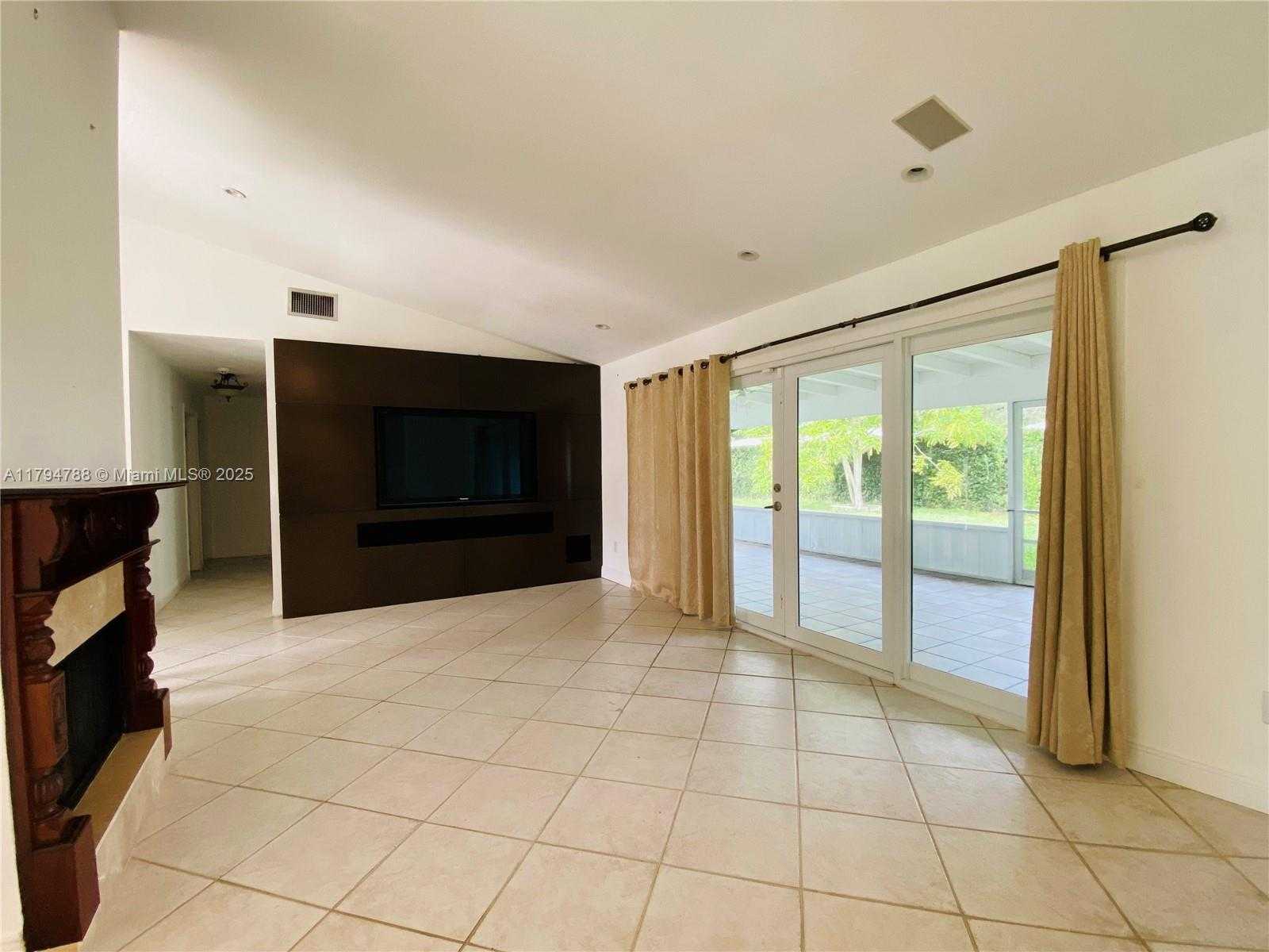 Small Image of 8701 SOUTH WEST 191ST ST, Cutler Bay Number 6