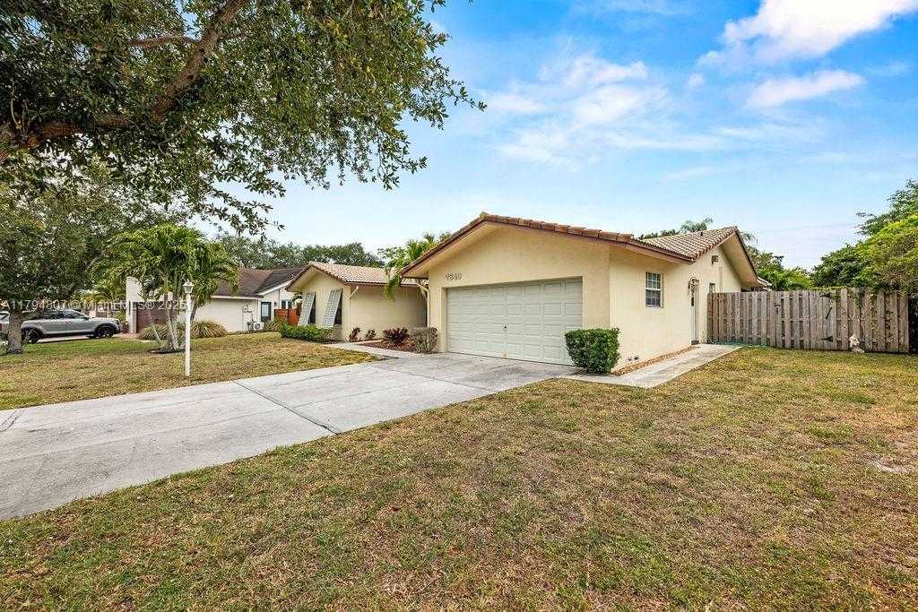 Small Image of 7640 NORTH WEST 6TH CT, Plantation Number 3
