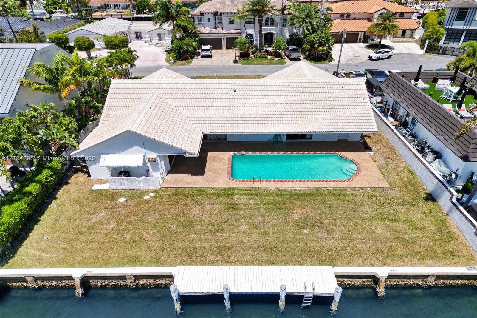Small Image of 3080 NORTH EAST 42ND ST, Fort Lauderdale Number 2