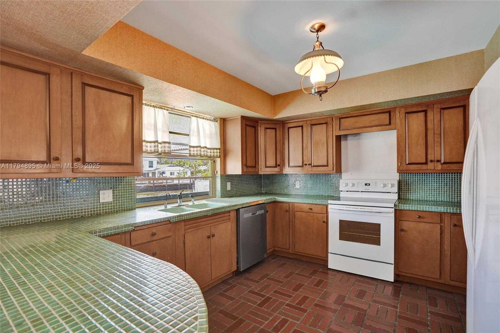 Small Image of 3080 NORTH EAST 42ND ST, Fort Lauderdale Number 6