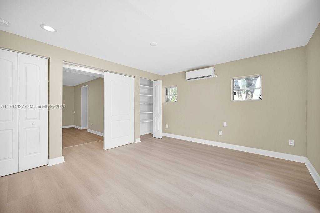 Small Image of 12135 NORTH EAST 10TH AVE, North Miami Number 13