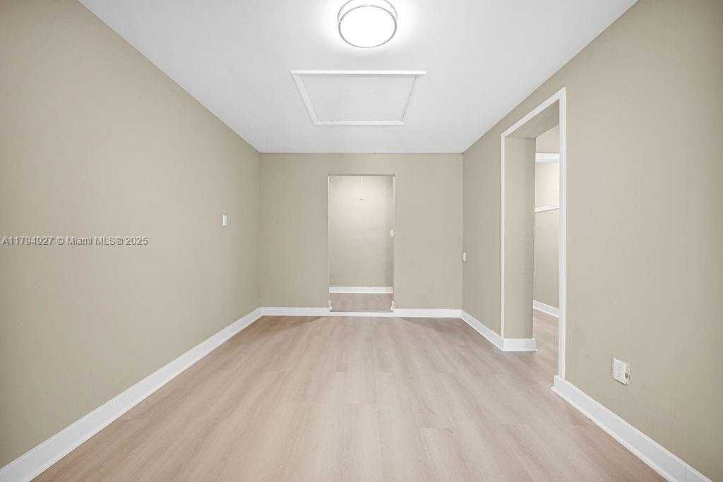 Small Image of 12135 NORTH EAST 10TH AVE, North Miami Number 16