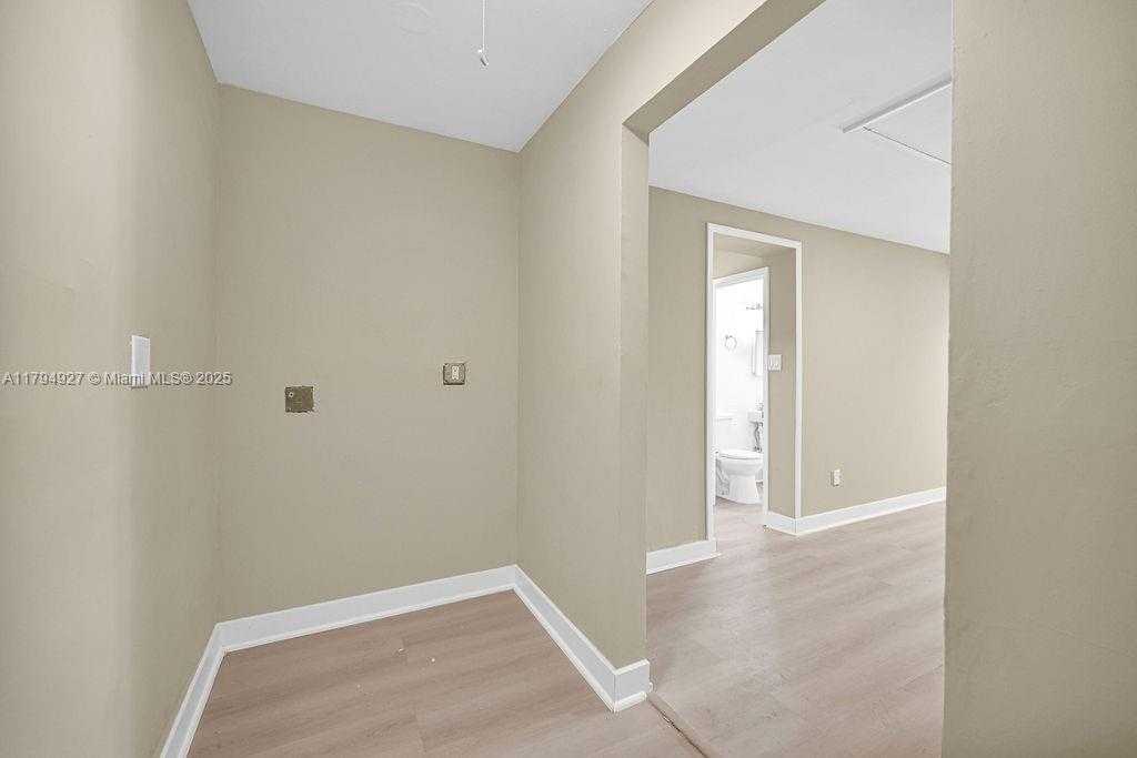 Small Image of 12135 NORTH EAST 10TH AVE, North Miami Number 20
